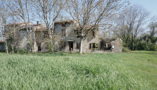 RUSTICO DI CAMPAGNA CON AMPIO TERRENO