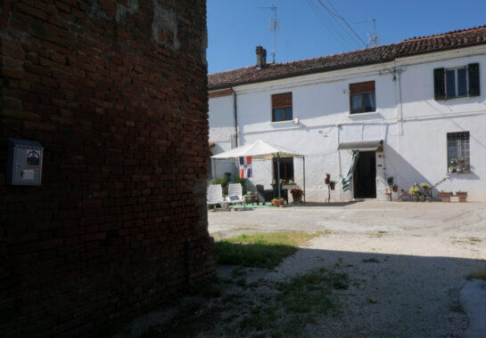 FETTA DI CASA CENTRALE CON GIARDINO E ACESSORI