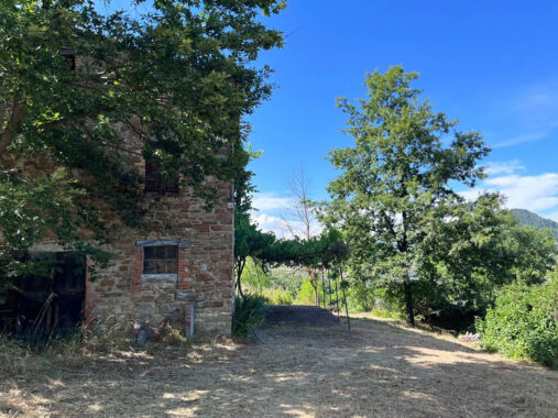 RUDERE IN SASSO CON VISTA SULL’APPENNINO