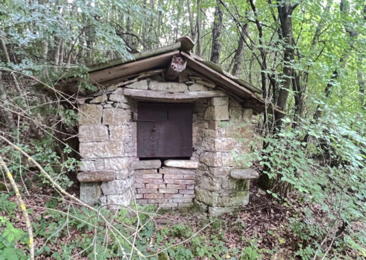 RUDERE IN SASSO CON VISTA SULL’APPENNINO