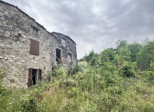 RUDERE IN SASSO CON VISTA SULL’APPENNINO