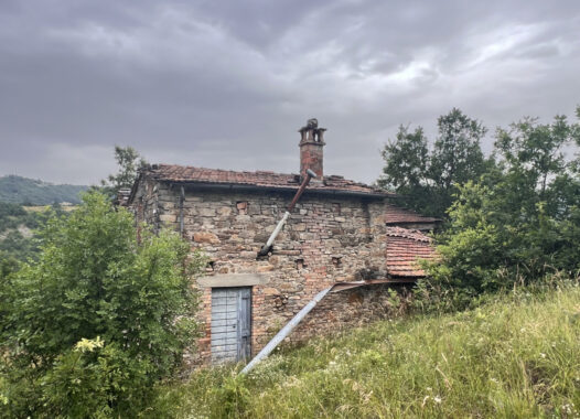 RUDERE IN SASSO CON VISTA SULL’APPENNINO