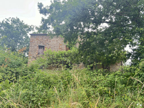 RUDERE IN SASSO CON VISTA SULL’APPENNINO