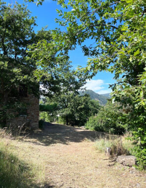 RUDERE IN SASSO CON VISTA SULL’APPENNINO