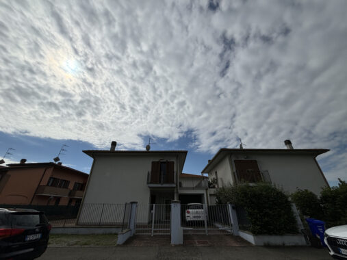 TRIFAMILIARE CON GIARDINO E TERRAZZO