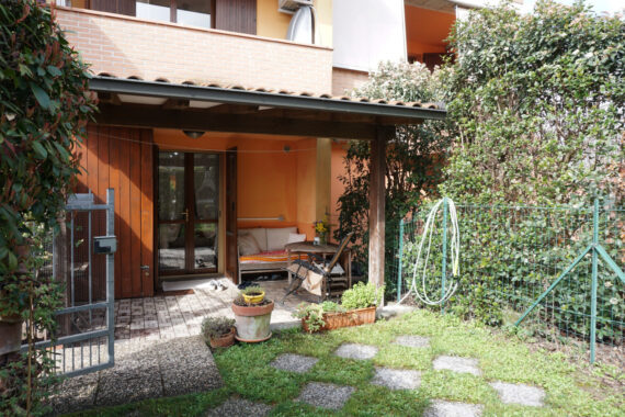 TRILOCALE CON GIARDINO E INGRESSO INDIPENDENTE