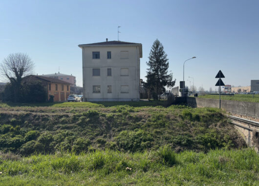 QUADRILOCALE CON INGRESSO INDIPENDENTE E GIARDINO